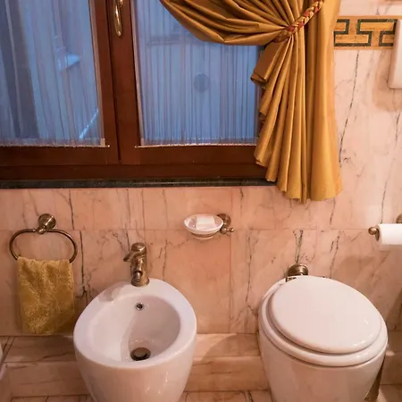 Apartment Broletto 26 *